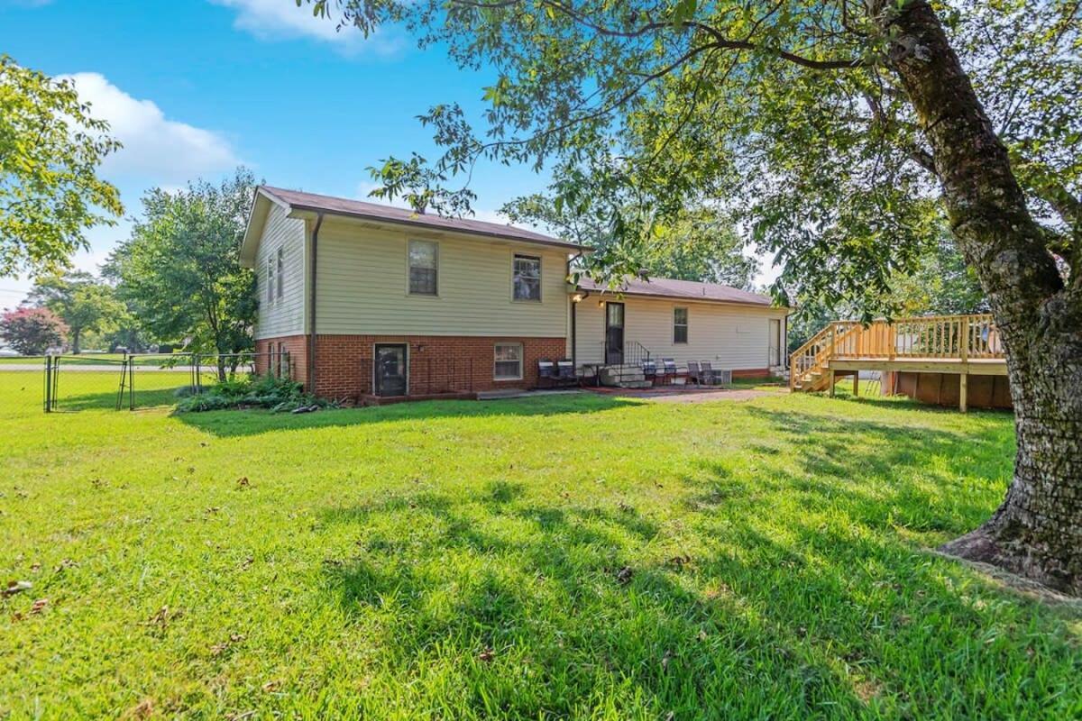 Villa The Retro Pad - Large Yard And Foosball Table Madison Exterior foto